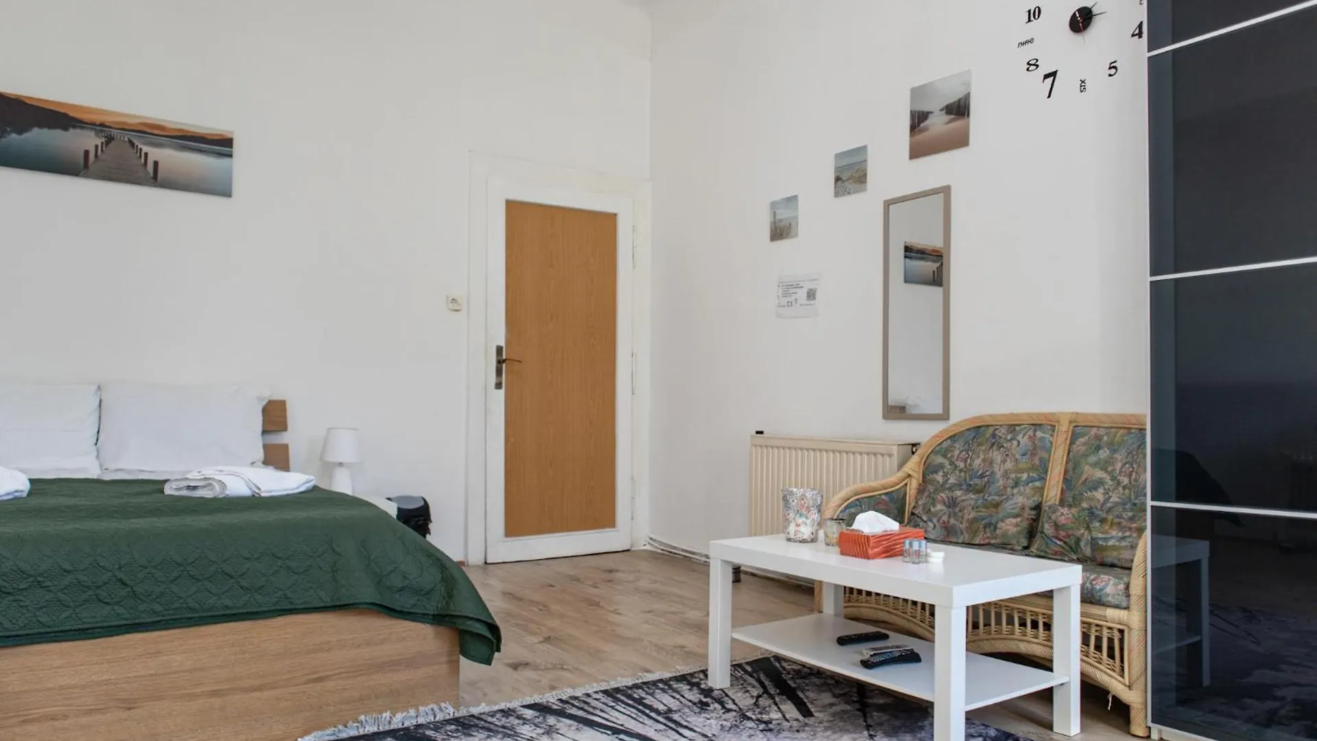 Convenient Shared Apartment - Near Danube & Millenium Tower Wiedeń Pensjonat