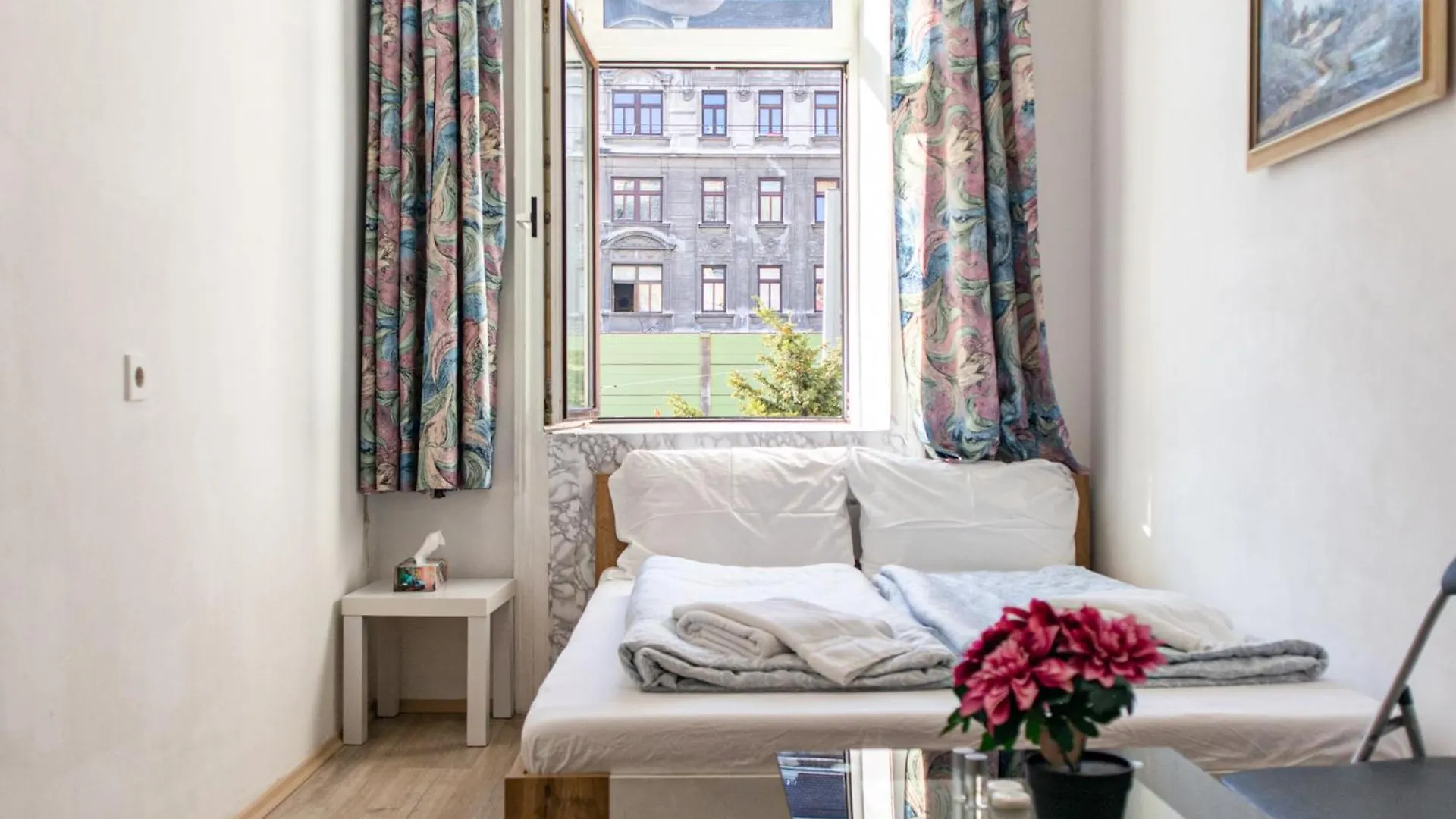 Convenient Shared Apartment - Near Danube & Millenium Tower Wiedeń 0*,  Austria